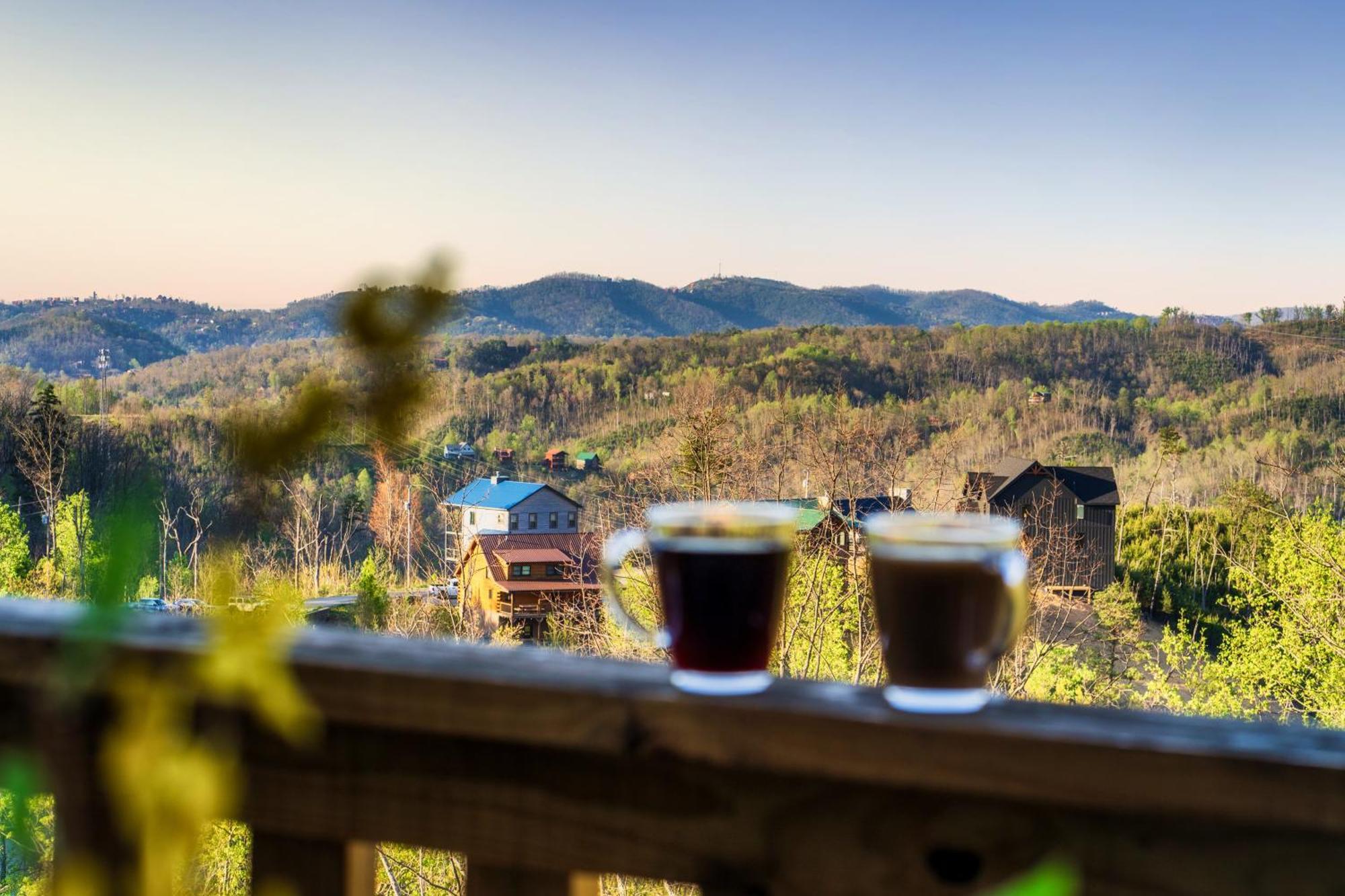 Mountainscape - Brand New Cabin W Views - Hottub - Firetable - Ps5 - Pooltable - 3 Pools Gatlinburg Luaran gambar